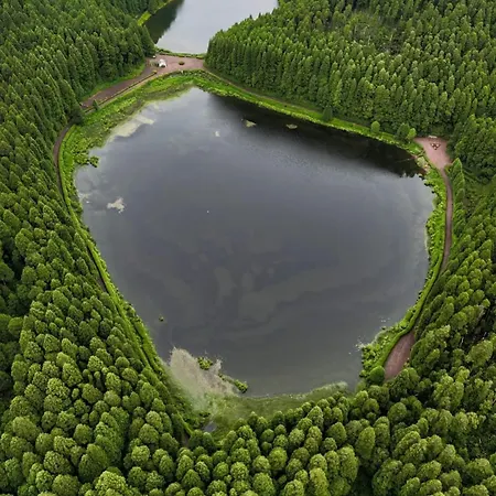 בית נופש Azor International House