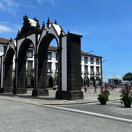 בית נופש Azor International House Ponta Delgada