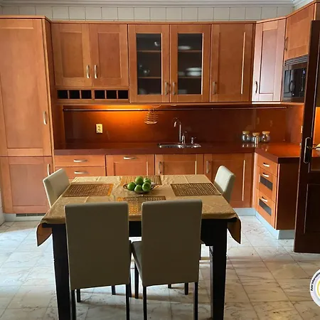 Azor International House Ferienhaus Ponta Delgada