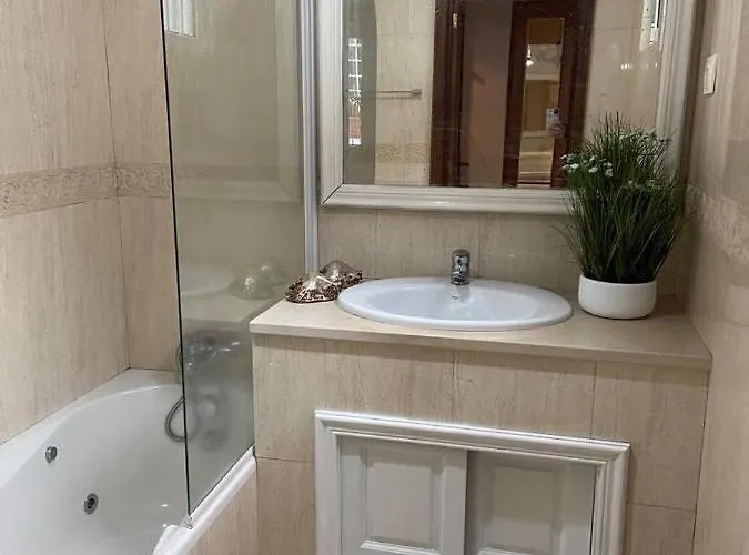 Azor International House *