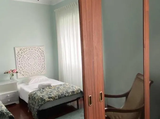 펜션 Azor International House *